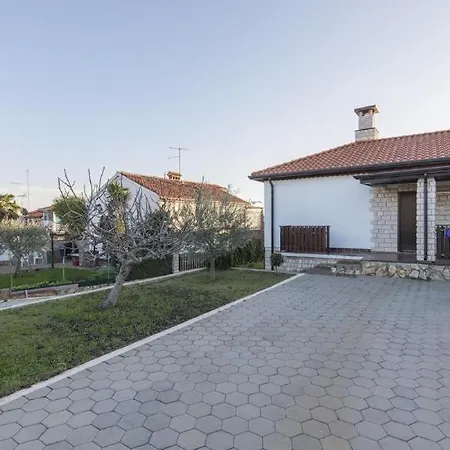 Alenka Novigrad Istria