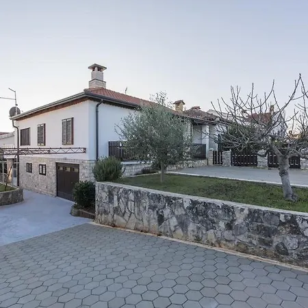 Holiday home Alenka